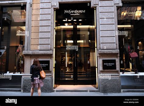 ysl milano via montenapoleone|Milan .